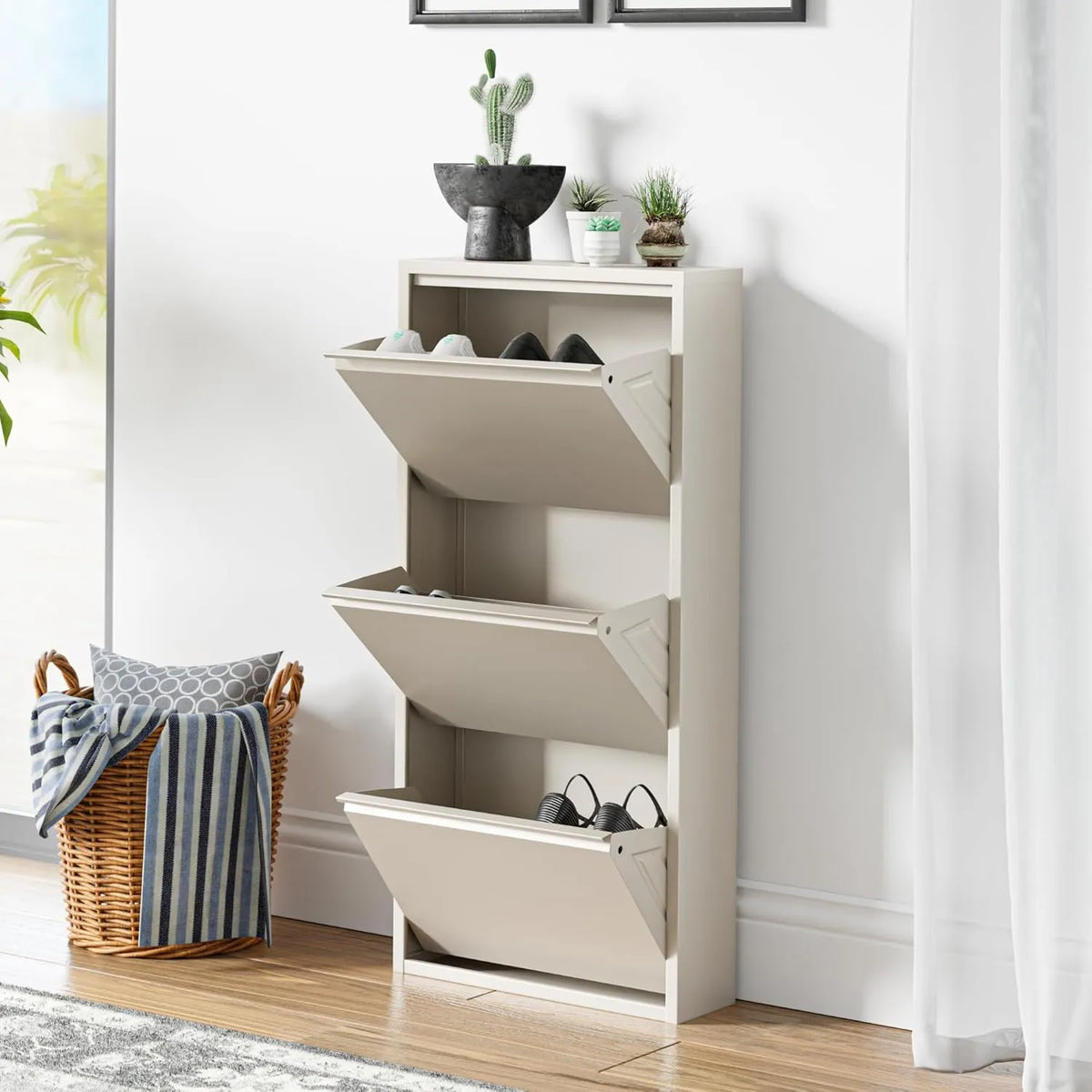 Meuble à Chaussures 3 Niveaux avec Tiroirs Inclinés pour Entrée en Métal, Blanc Cassé 104 x 50 x 15 cm