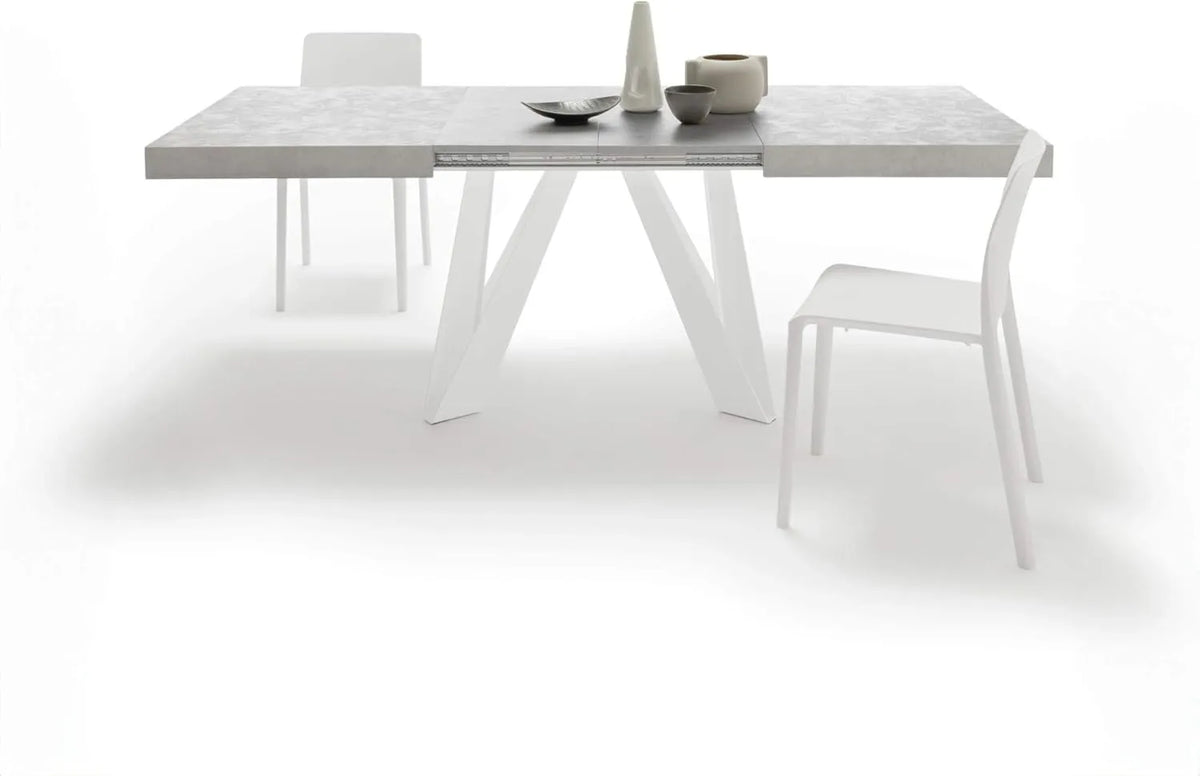 Table Extensible Romina en Béton Gris avec Pieds en Métal Blanc, 140-220 x 90 cm, Pour 6 à 10 Convives, Fabriquée en Italie
