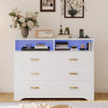 Commode avec 6 Tiroirs et Éclairage LED, Multiprise Intégrée, 40x120x94,7 cm, Blanc, Bois, pour Chambre et Salon