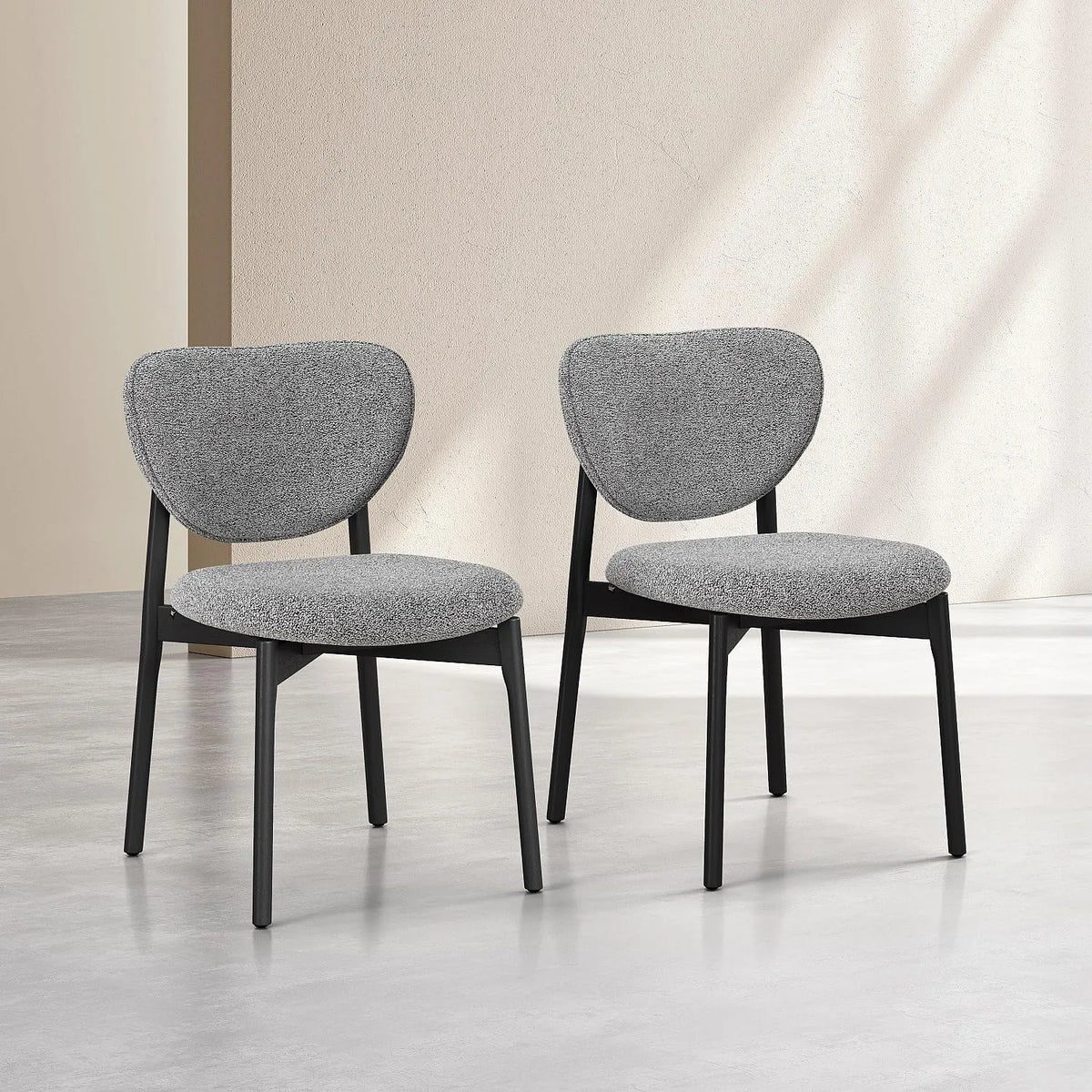 Ensemble de 2 chaises en tissu gris texturé et chêne noir Azma