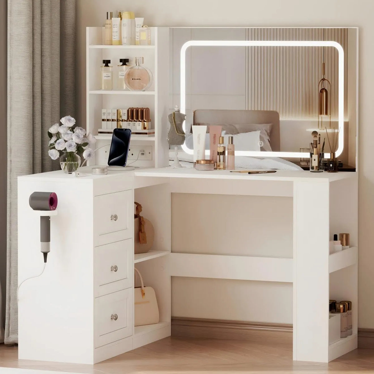 Coiffeuse d'Angle Blanche avec Éclairage LED Réglable, Miroir et Prise Intégrés, 3 Tiroirs et 7 Tablettes de Rangement, Style Contemporain